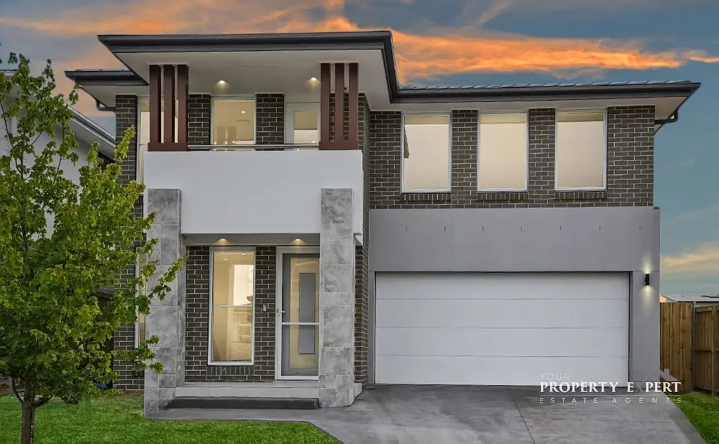Box Hill 6 Bedroom Ready To Move In - Brand New Home !