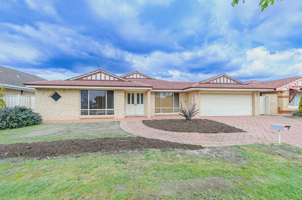 Canning Vale 4ਬੈੱਡਰੂਮ Get into Canning Vale and Into a Huge 4x2 Plus Study Home!