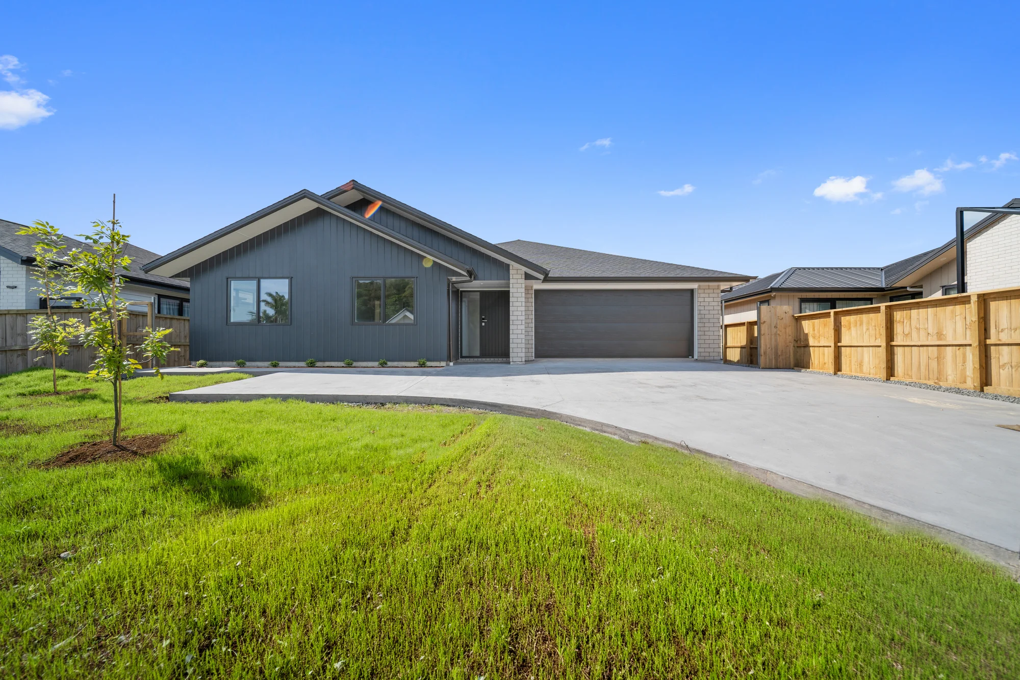Pukekohe 6Habitaciones BRAND NEW 6 Beds, 3 Baths plus Study!