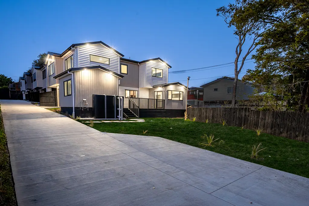 Manurewa 6房  Home and Granny Potential - Brand New