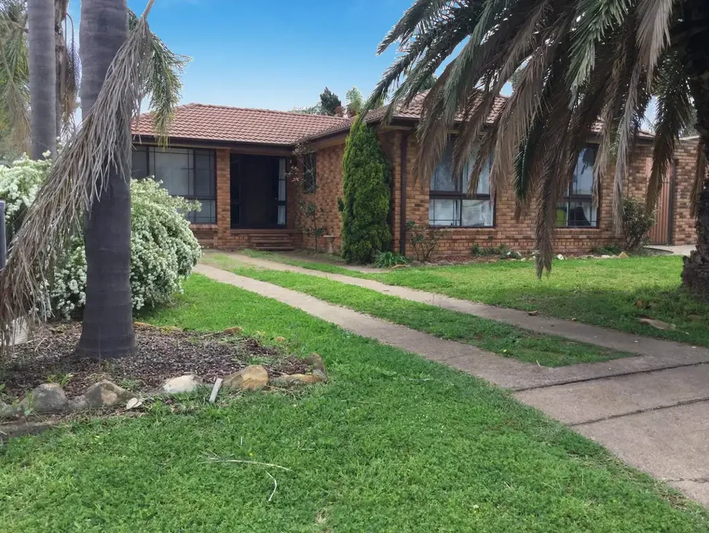 GREAT FAMILY HOME WITH SHED