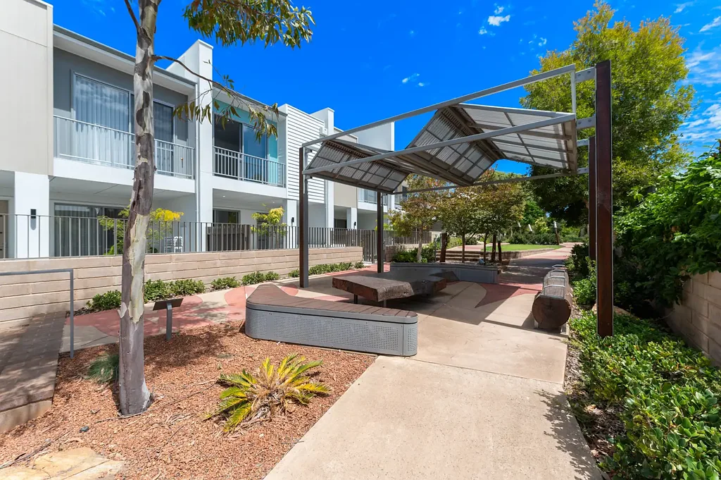 Willagee 3Kwarto Last Townhome Remaining - Stylish, Low-Maintenance Living in a Boutique Community