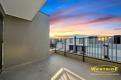 4/3 Rosso Drive, Tarneit, VIC 3029, 3房, 2浴, Townhouse