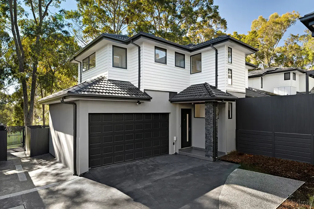 Doncaster 4બેડરૂમ Brand New and Beautiful beside Ruffey Lake Park