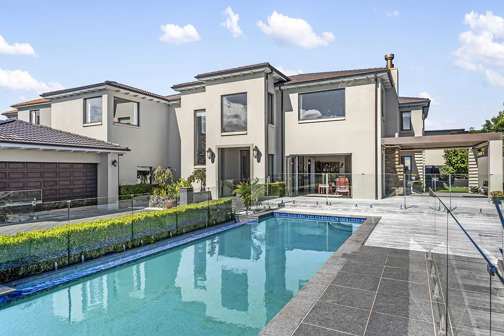 Remuera 5chambre Grand concrete mansion - harbour views - DGZ