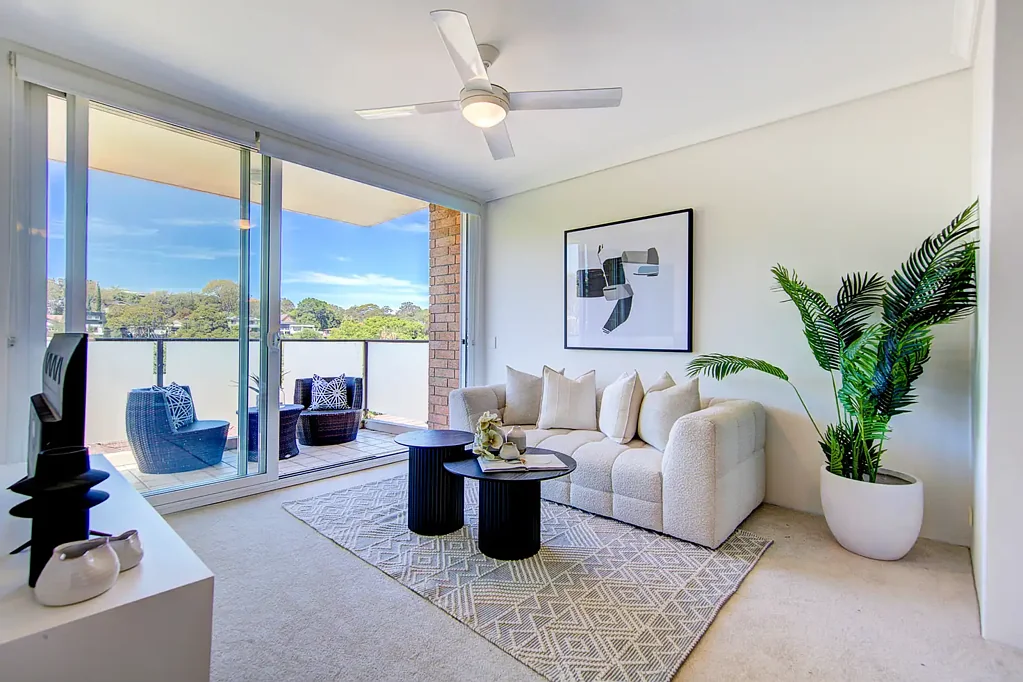 Neutral Bay 1房 宁静后方 12户楼宇 东向壮丽景观 国王尺寸卧室 开放式生活区 设计师厨房 过大阳台 新颖浴室 带锁车库 产权存储 A Top Floor Sanctuary With Wide Open Views OPEN WED 10:45AM-11:15AM