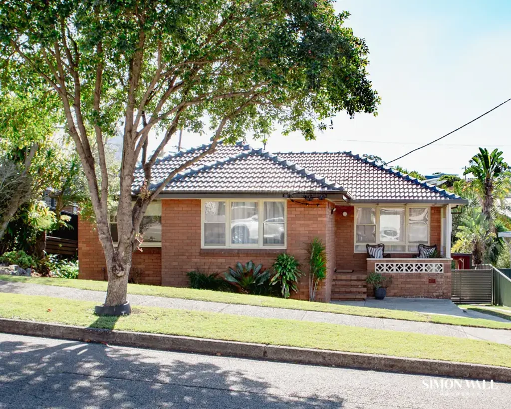 Merewether Heights 3Moenga Character Filled Home with North Facing Backyard