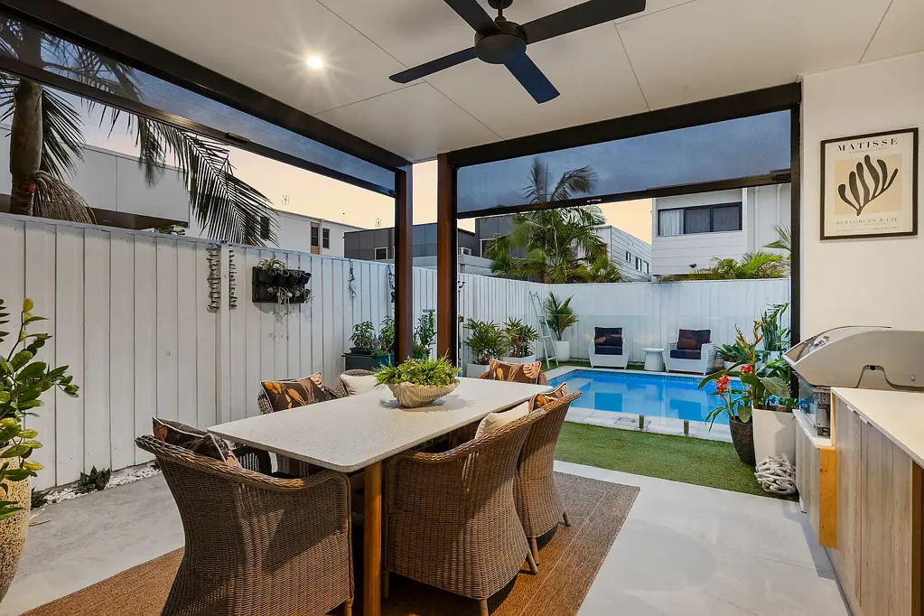 Kingscliff 3房  Luxury Townhouse On Cylinders