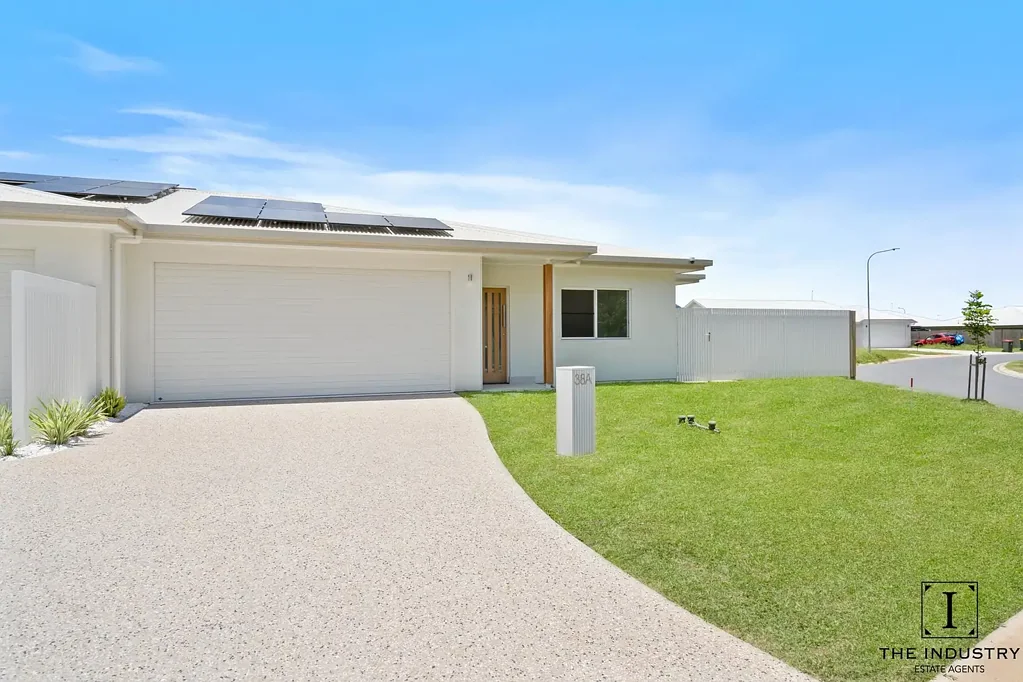 Edmonton 3房  Brand new full or half duplex of incomparable quality with solar