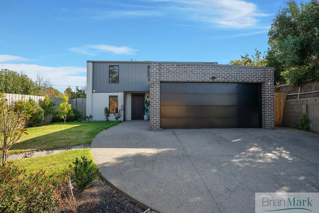 17 Callanan Grove, Werribee South, VIC 3030