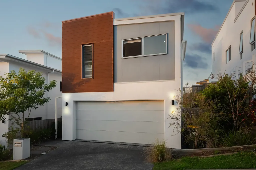 Oxenford 4 Bedroom Stunning Stonewood Family Home