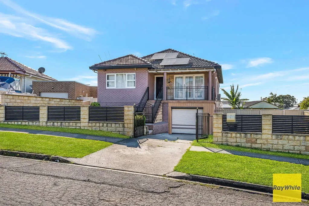 Home in a Prime Mount Pritchard Location!