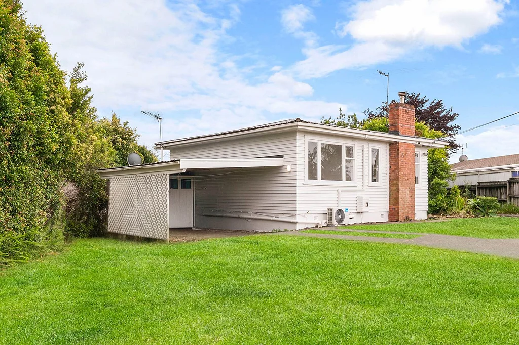 Browns Bay 3ਬੈੱਡਰੂਮ AUCTION BROUGHT FORWARD: Rangi Zone & Must be Sold