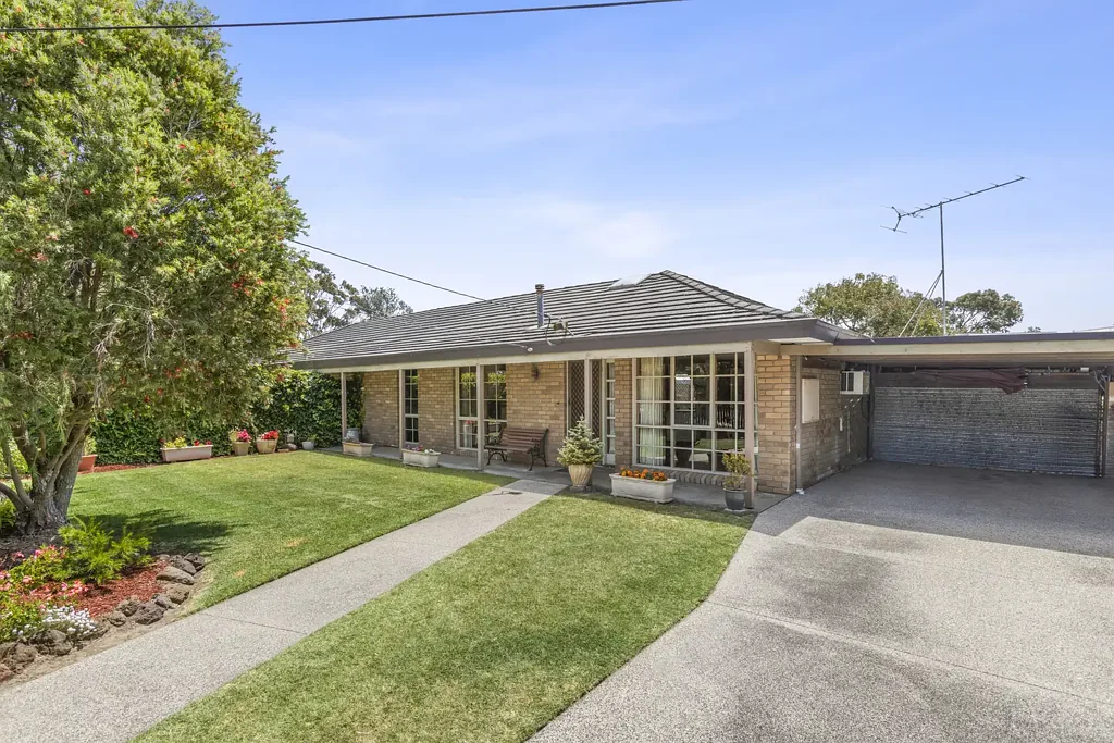Point Lonsdale 3कमरा Classic Coastal Living in a Quiet Pocket