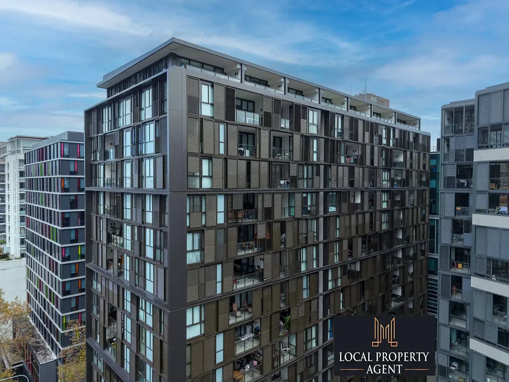 Haymarket 2ห้องนอน Own a Piece of Sydney’s Skyline – Designer Apartment in Award-Winning The Quay