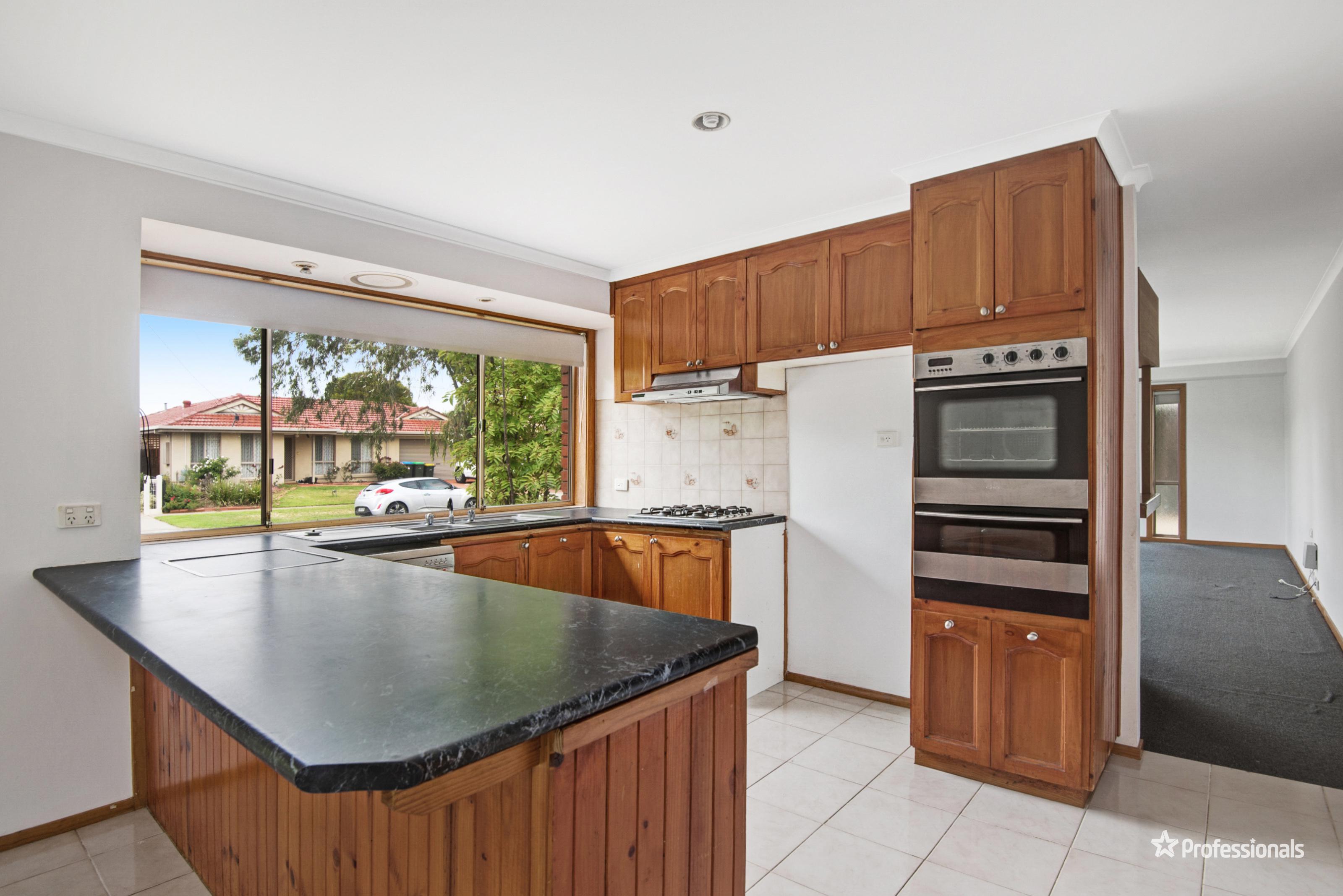 2 ENFIELD AV, WERRIBEE VIC 3030, 0部屋, 0バスルーム, House