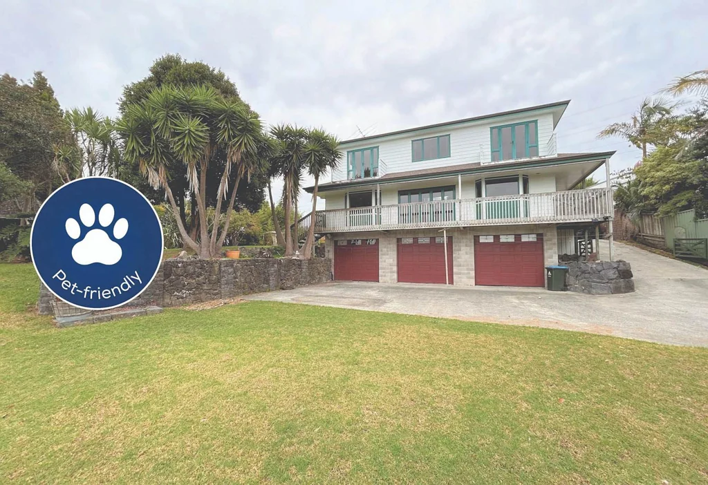 Tranquil Waterfront Retreat: Pets Welcome!
