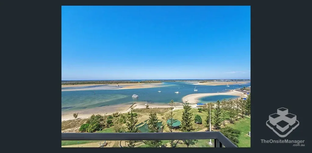 TOP FLOOR  APARTMENT WITH SPECTACULAR VIEWS