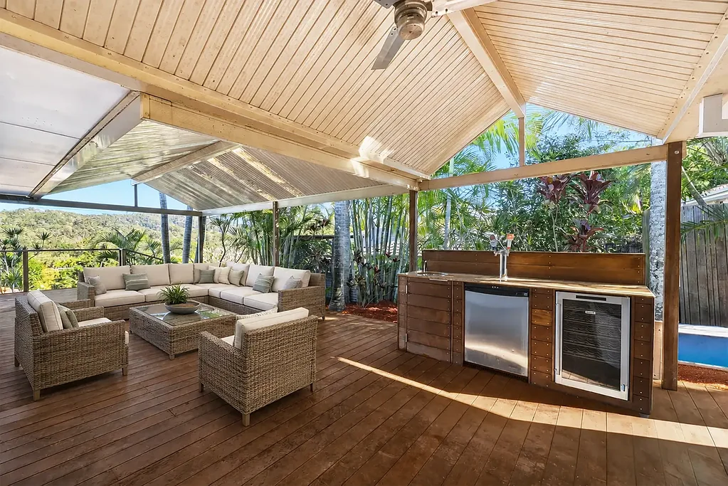 Mudgeeraba 7غرفة نوم Elevated Living with Sweeping Valley Views & Ultimate Privacy