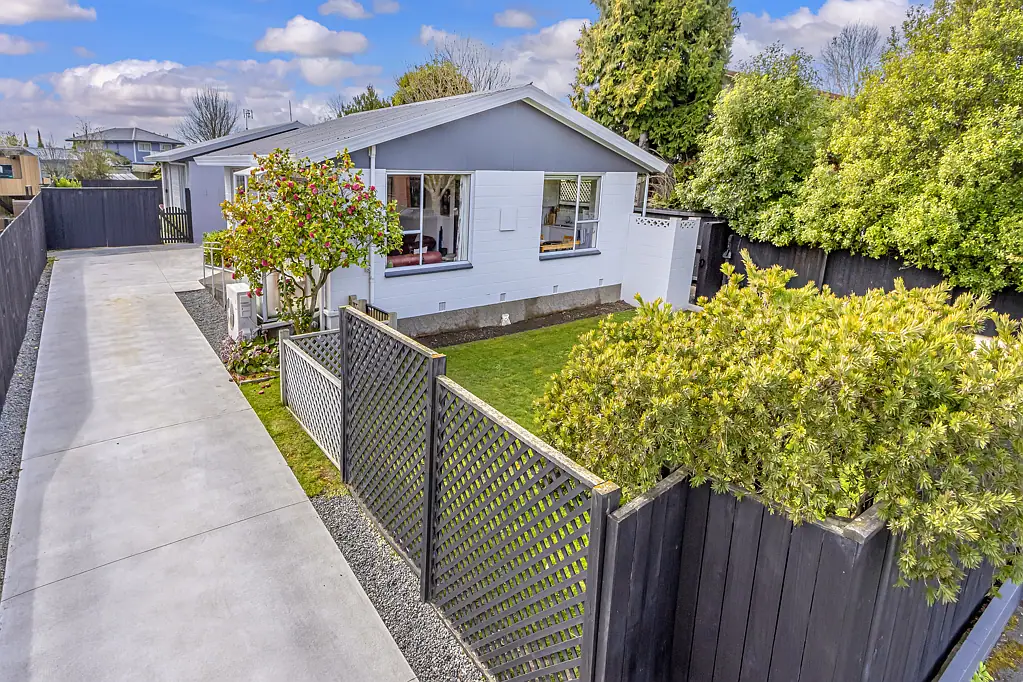 Casebrook 2Habitaciones Fully Fenced Front Yard