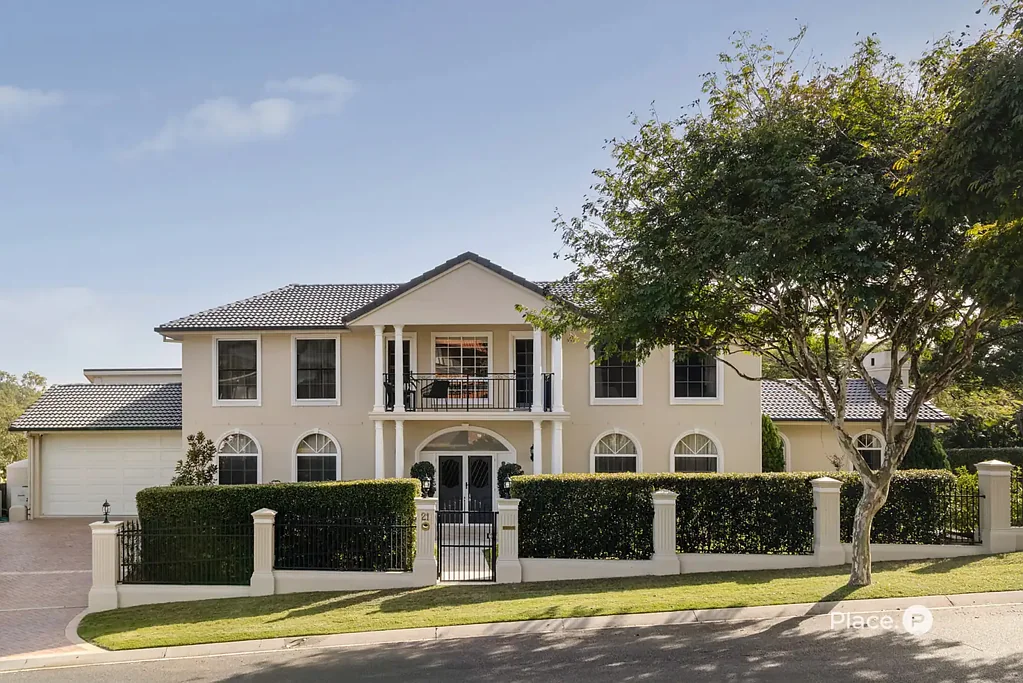 Carindale 6 Bedroom Grand Georgian-Style Luxury Family Home, Privately Positioned on 1,059sqm