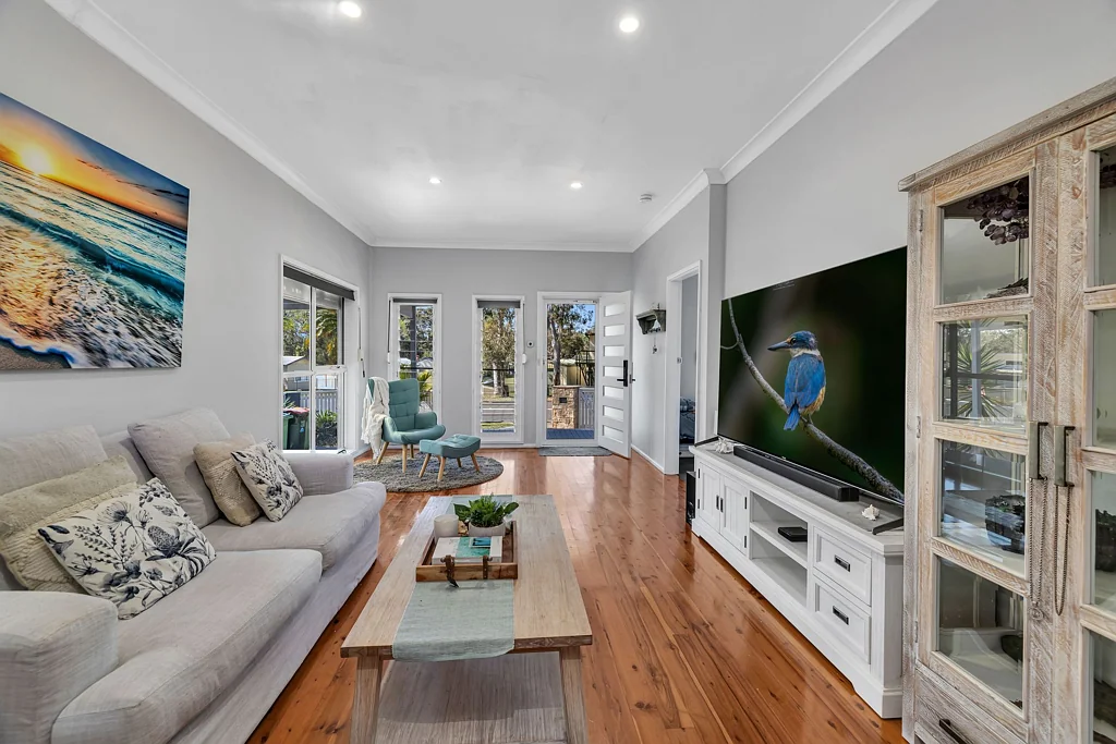 212 BUFF POINT AVENUE, Buff Point, NSW 2262