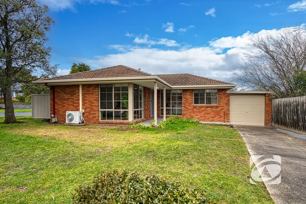 1/42 Strathavan Drive, Berwick, VIC 3806