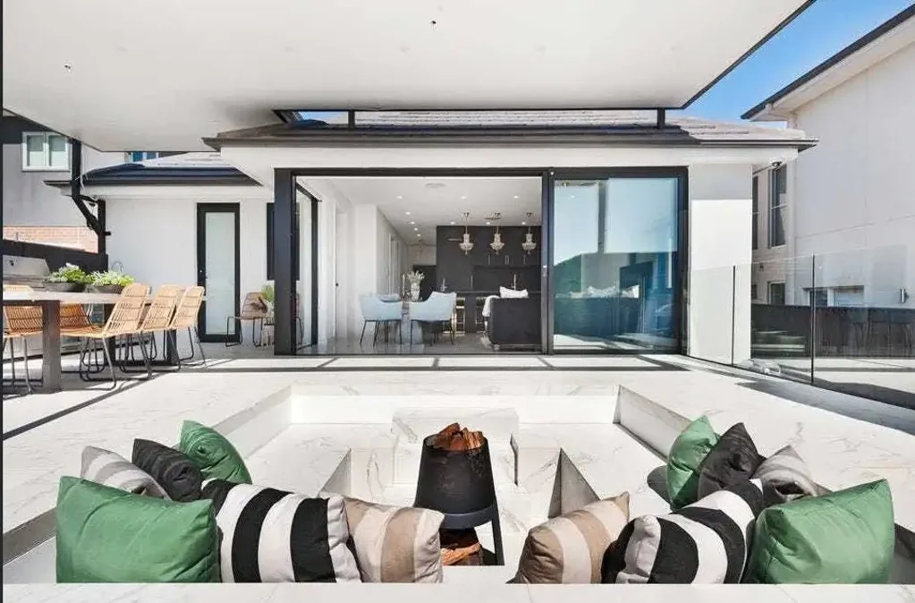 Contemporary Luxury in a Prized Rodd Point Setting
