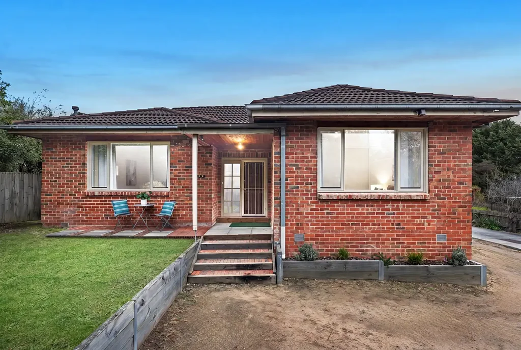 Boronia 2 Slaapkamer Character, Comfort and Convenience in a Coveted Front Position