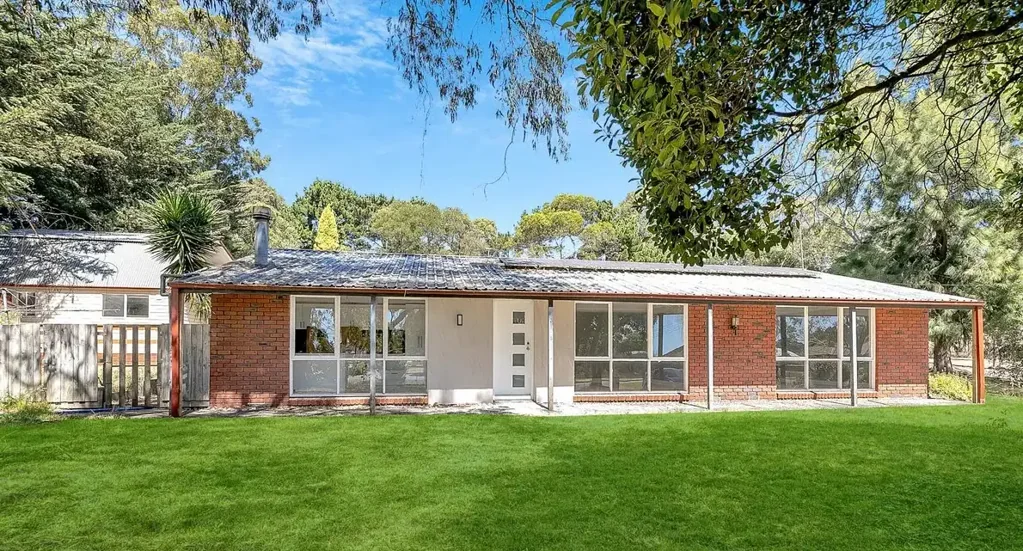 A house with beautiful views and close to all amenities