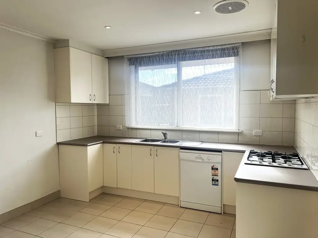 TWO BEDROOM UNIT WITH PRIVATE COURTYARD!