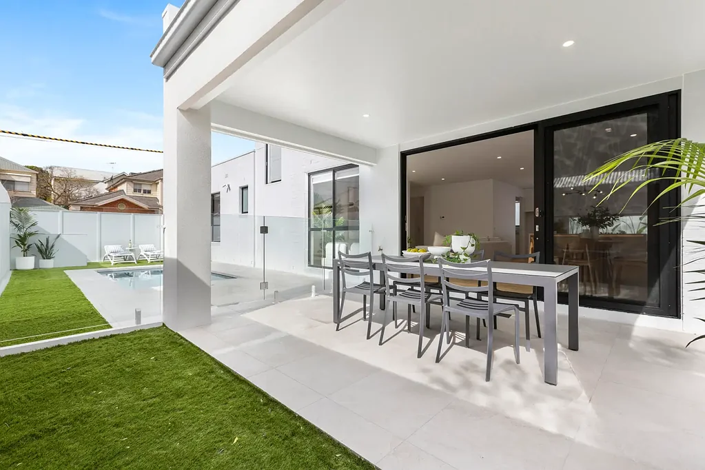 Newtown 4房  Luxury Newtown Family Living, Freshly Completed and Summer-Ready