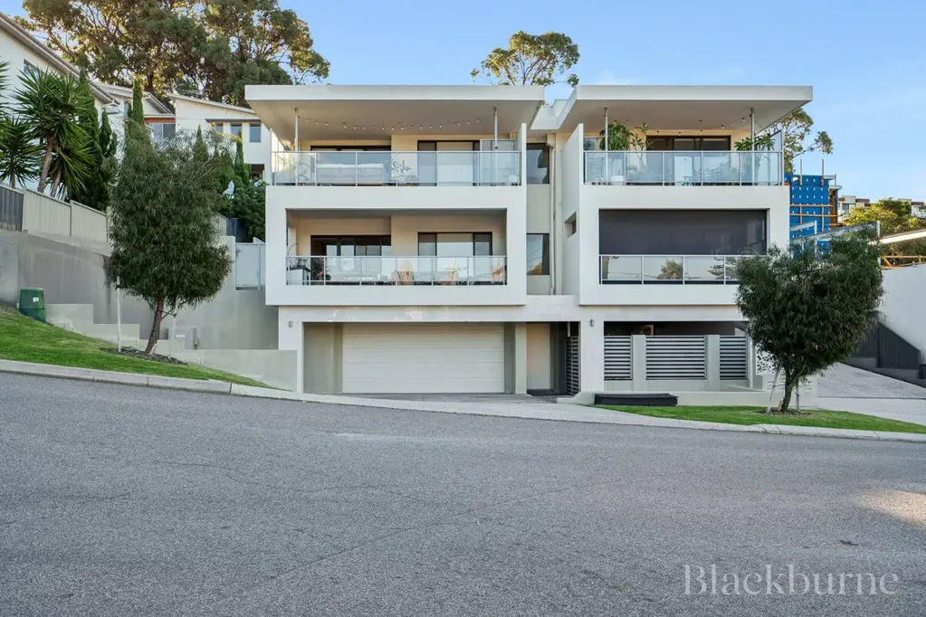 Coastal Living with Huge balcony