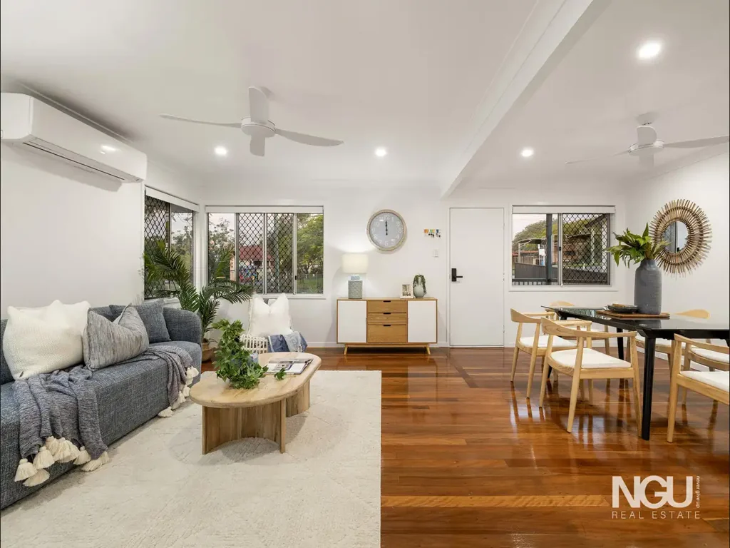 Redbank 3침실 Extensively Renovated Family Home with Separate Access to an Exceptional Shed!