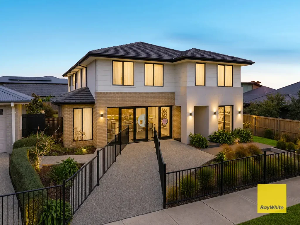 Donnybrook 4房 Donnybrook 中心宽敞的样板房，提供优质家庭生活 Spacious Ex-Display Home Offering Premium Family Living in the Heart of Donnybrook