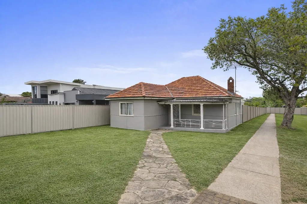 Yagoona 4Moenga Prestigious blue chip location, prime corner position
