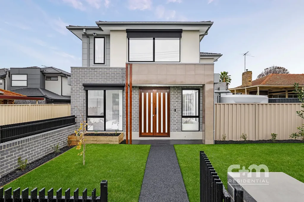 Glenroy 4ห้องนอน Three Opportunities. One Sought-After Address.