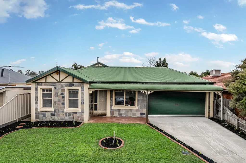 43 Rearden Crescent, Roxburgh Park, VIC 3064