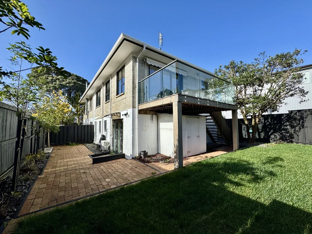 Refurbished-semi furnished 3 brm home