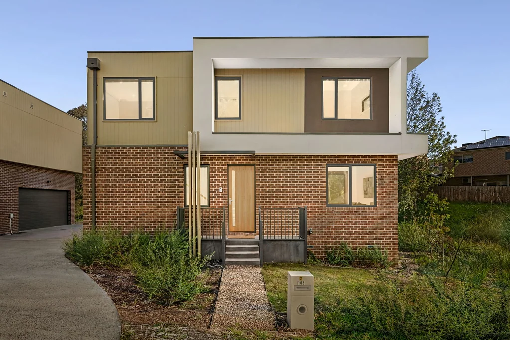 Templestowe 3Phòng ngủ Freestanding Stylish Townhouse with Leafy Outlooks
