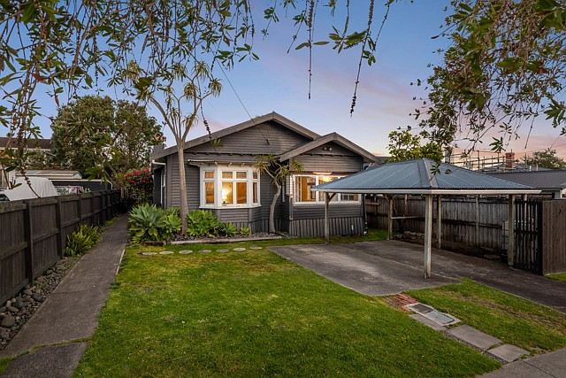 72 Eversleigh Road, Belmont, North Shore City
