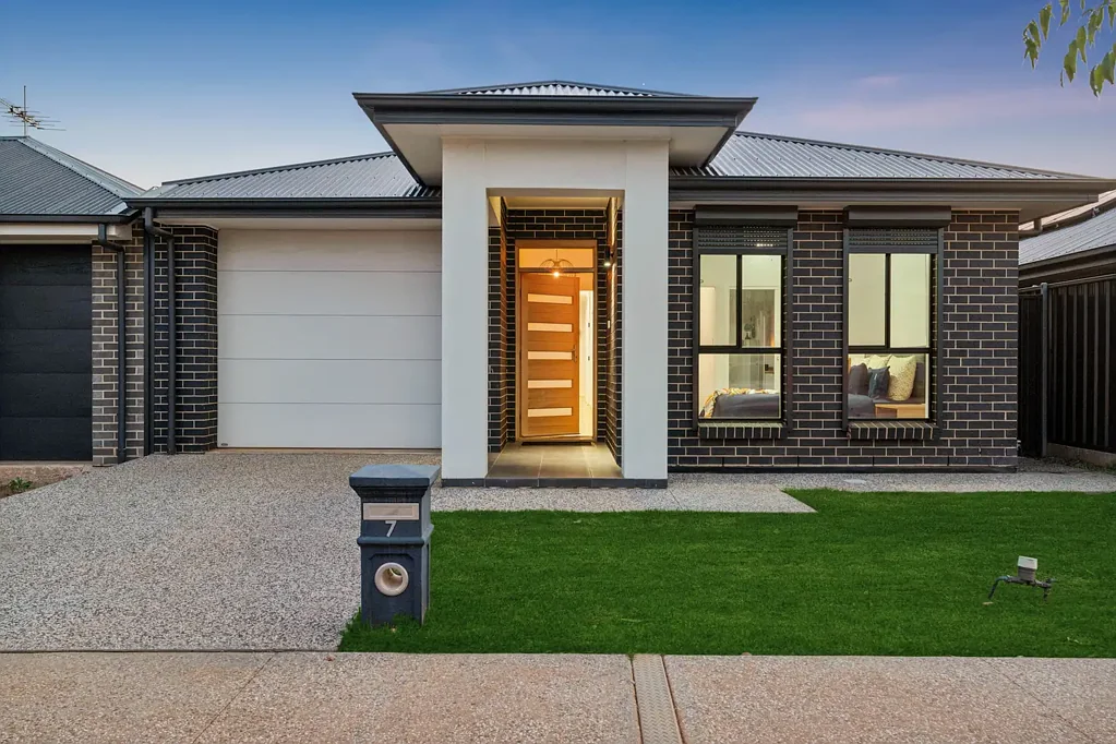 Andrews Farm 3部屋 Modern Elegance Meets Effortless Living