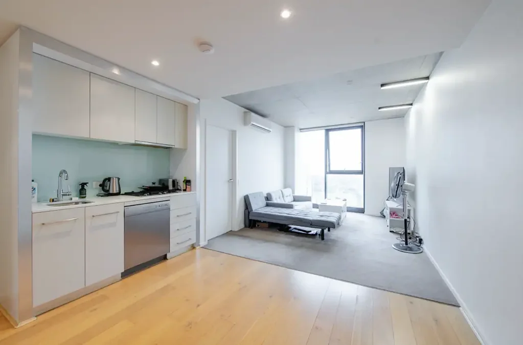 Melbourne 1Moenga Stunning Lake & Bay Views | Spacious One-Bedroom Apartment with Car Space