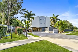 4/39 Scenic Highway, Cooee Bay