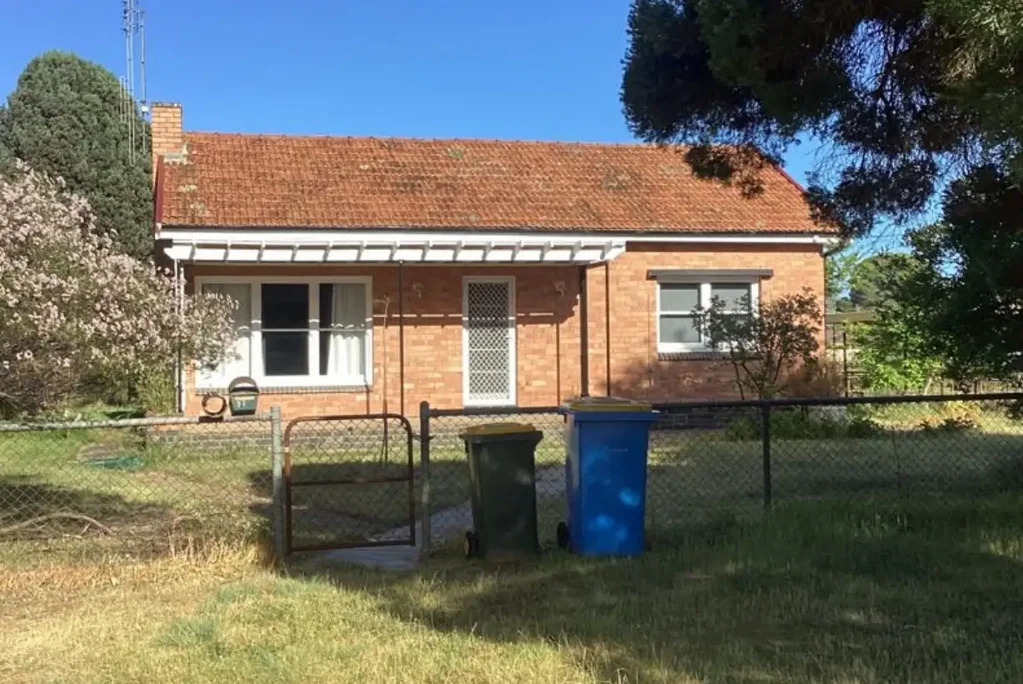 Neat 3-Bedroom Cottage in Central Location