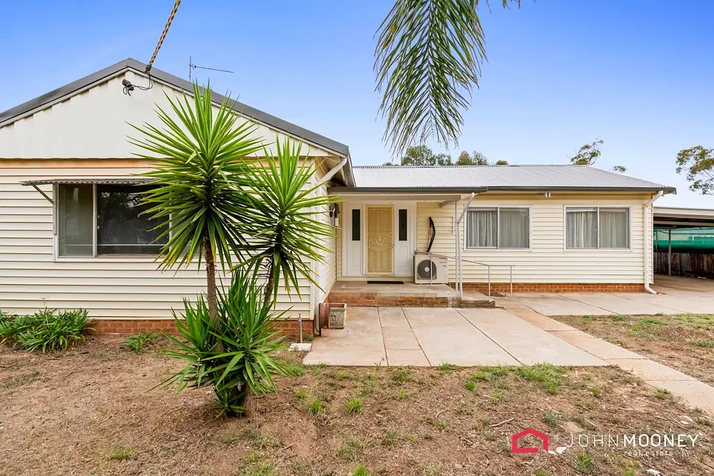 185 Green Street West, Lockhart, NSW 2656