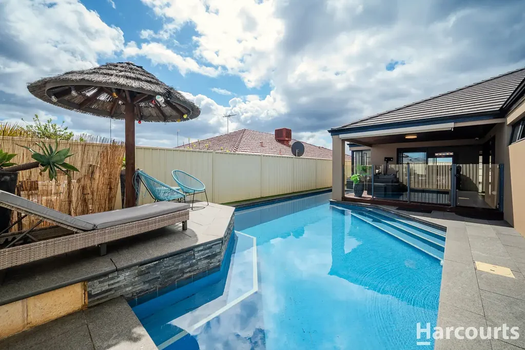 8 Bardeen Pass, Carramar, WA 6031