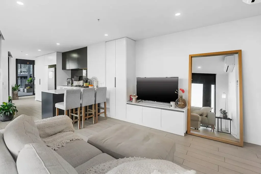 Waterfront Luxury in Footscray