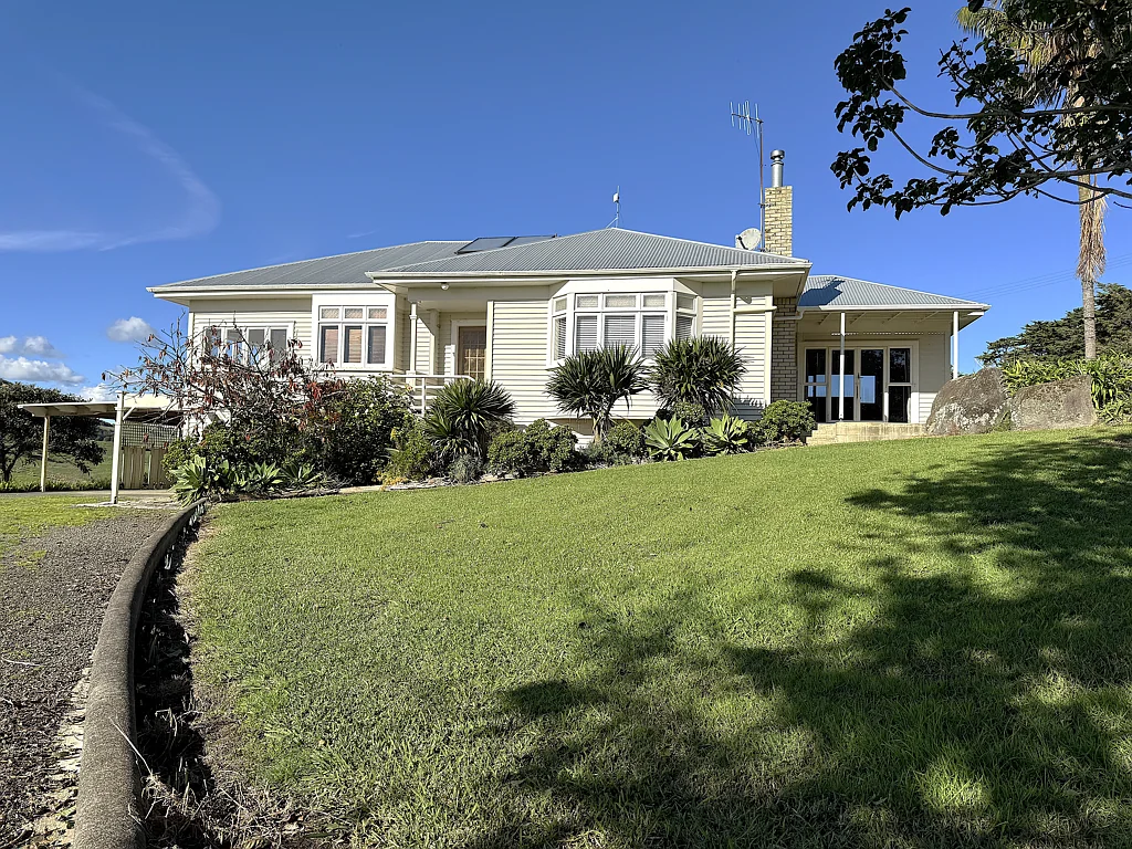 Ruawai Idyllic Rural Retreat with Space and Serenity