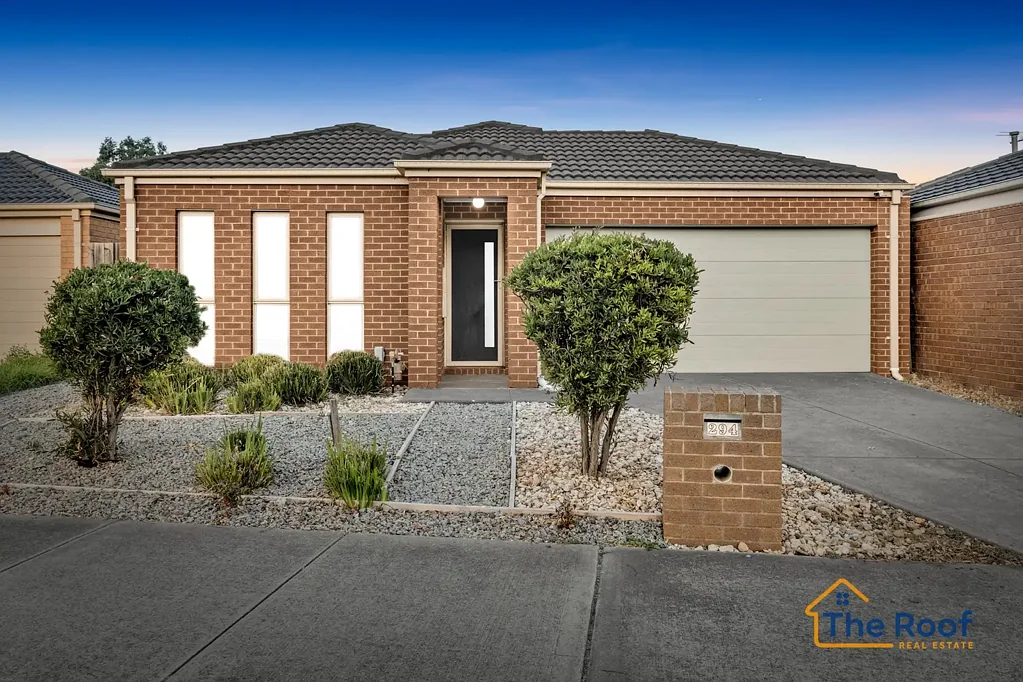 !! Commodious Family Home for rent on Prime Location of Tarneit  !!